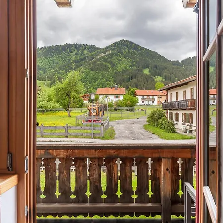 Daire Gruen - Ferienhaus Ammergau *